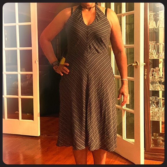 Halter dress - Picture 1 of 3